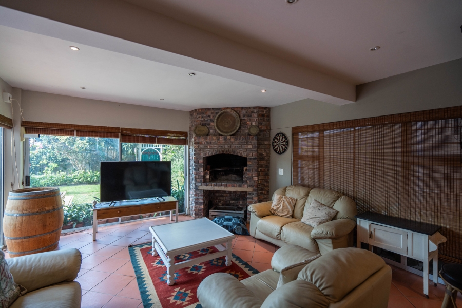 5 Bedroom Property for Sale in Seafield Eastern Cape